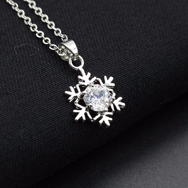 Women Diamond Snowflake Pendant Necklace Chain Necklace Jewelry